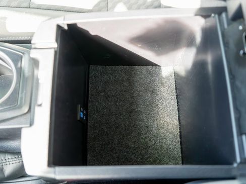 Used 2022 Toyota Tacoma SR image 30