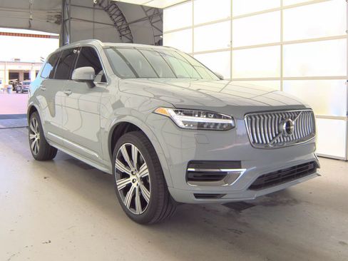 Certified 2024 Volvo XC90 T8 Plus w/ Protection Package Premier AWD/4WD image 5