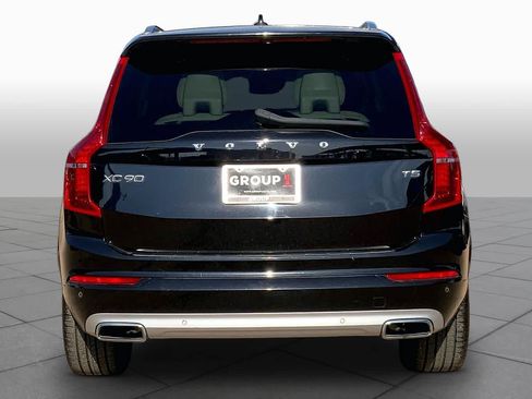 Used 2020 Volvo XC90 T5 Momentum w/ Protection Package Premier FWD image 5