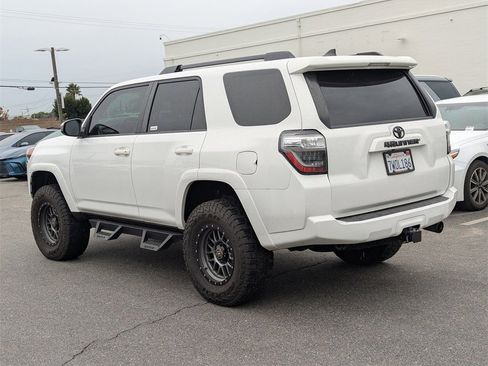 Used 2016 Toyota 4Runner SR5 image 4