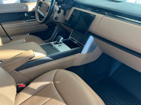 Used 2024 Land Rover Range Rover Autobiography image 13