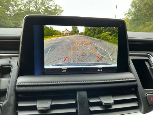 Used 2022 Chevrolet Suburban Premier image 19