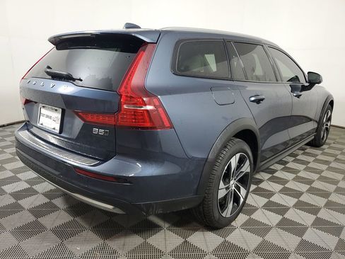 Certified 2026 Volvo V60 B5 Cross Country Plus w/ Protection Package Premier AWD/4WD image 6
