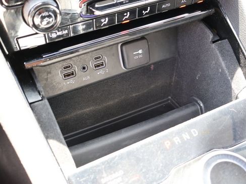 Used 2022 Jeep Grand Cherokee L Limited AWD/4WD image 39