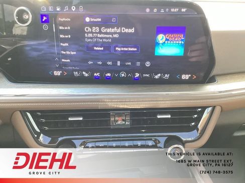 Used 2025 Chevrolet Suburban High Country AWD/4WD image 27
