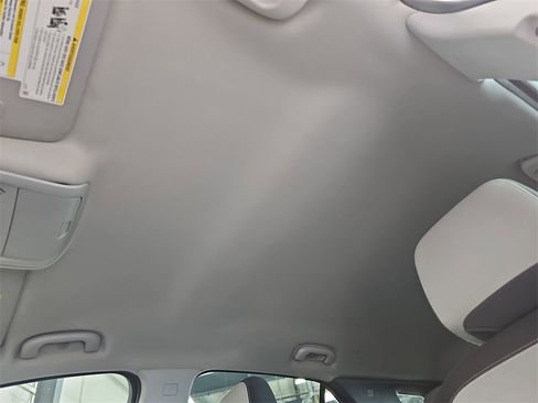 Used 2018 Chevrolet Equinox LS image 27