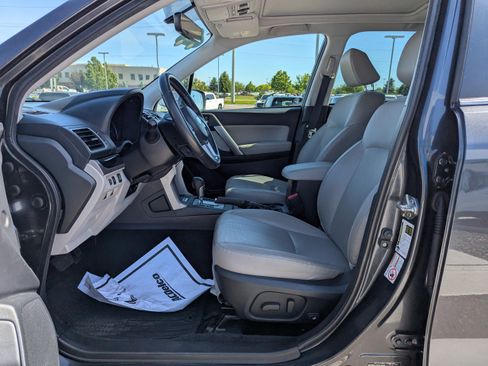 Used 2017 Subaru Forester 2.5i Limited AWD/4WD image 12