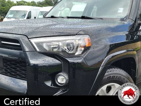Used 2024 Toyota 4Runner SR5 AWD/4WD image 11