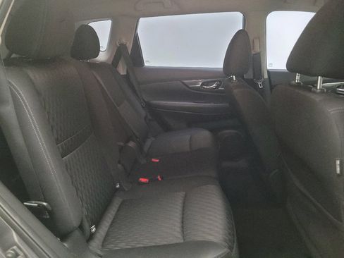 Used 2018 Nissan Rogue S FWD image 19