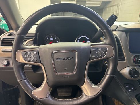 Used 2016 GMC Yukon Denali w/ Open Road Package image 31