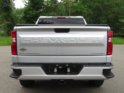 Used 2022 Chevrolet Silverado 1500 Custom AWD/4WD image 6