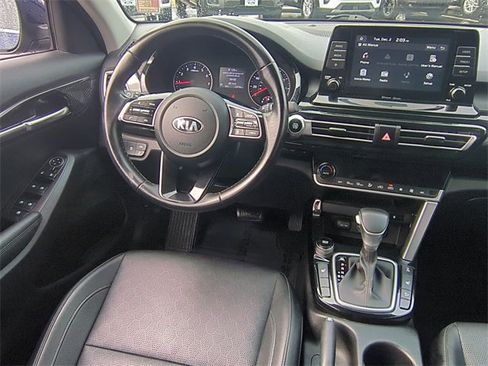 Used 2021 Kia Seltos EX image 29