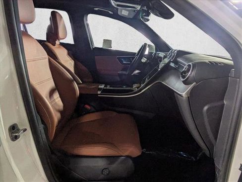 Certified 2025 Mercedes-Benz GLC 300 image 21