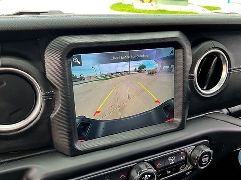Used 2021 Jeep Gladiator Overland w/ Popular Equipment Package AWD/4WD image 15