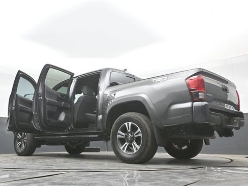 Used 2019 Toyota Tacoma TRD Sport image 53