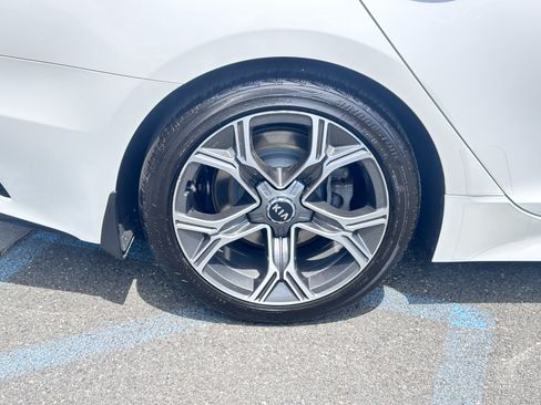 Used 2020 Kia Stinger GT-Line w/ Sun & Sound Package AWD/4WD image 19