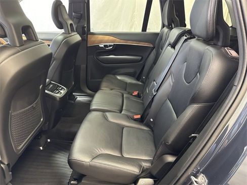 Used 2022 Volvo XC90 T6 Momentum w/ Protection Package image 13