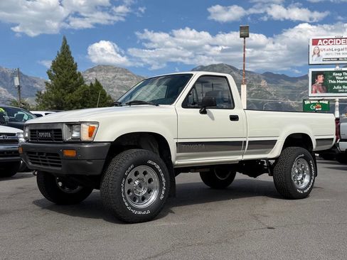 Used 1989 Toyota Pickup Deluxe AWD/4WD image 1