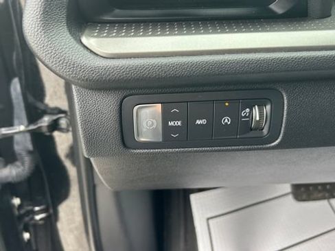 Used 2025 Chevrolet Traverse LT w/ Driver Confidence Package AWD/4WD image 15