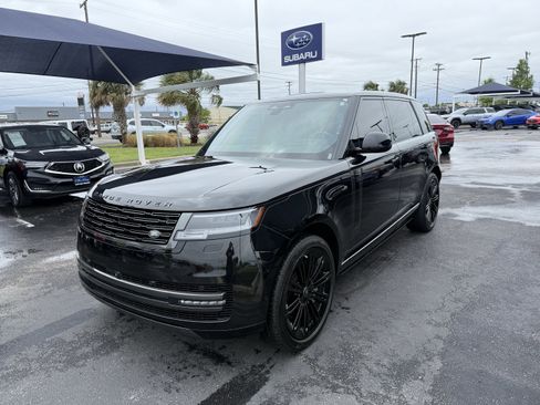 Used 2025 Land Rover Range Rover Long Wheelbase SE AWD/4WD image 3