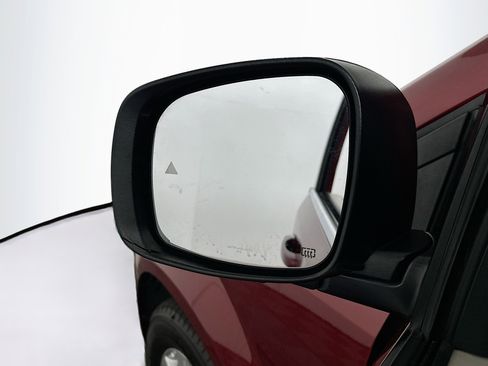 Used 2014 Chrysler Town & Country Touring FWD image 16