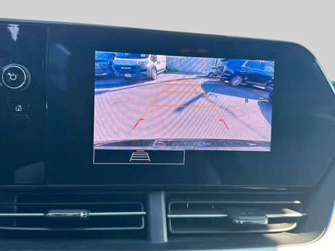 Used 2024 Chevrolet Trax RS image 25