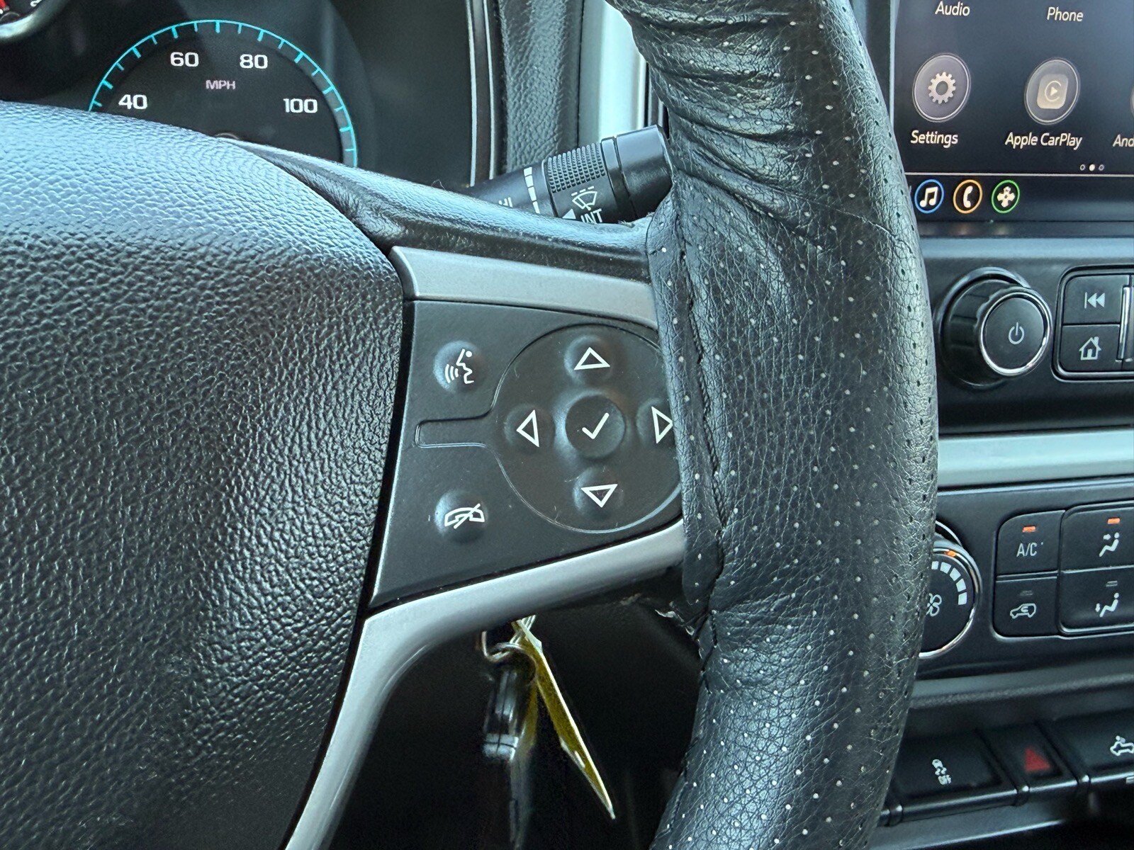 Used 2020 Chevrolet Colorado LT w/ Safety Package RWD image 16