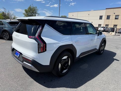 Used 2024 Kia EV9 Wind AWD/4WD image 8
