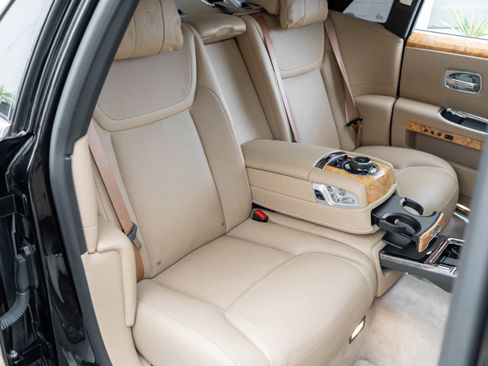 Used 2017 Rolls-Royce Ghost image 70