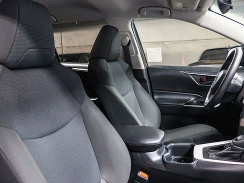 Certified 2025 Toyota RAV4 LE FWD image 17