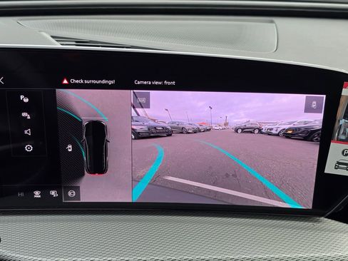 New 2025 Audi SQ5 Prestige image 8