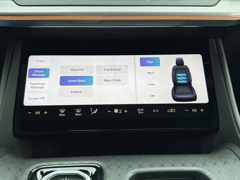 Used 2024 Jeep Wagoneer Launch Edition image 9