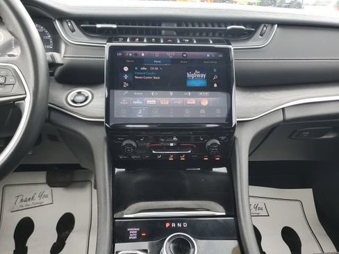 Used 2021 Jeep Grand Cherokee L Limited AWD/4WD image 21
