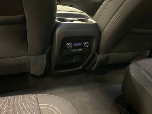 Used 2024 Chevrolet Traverse LT image 29