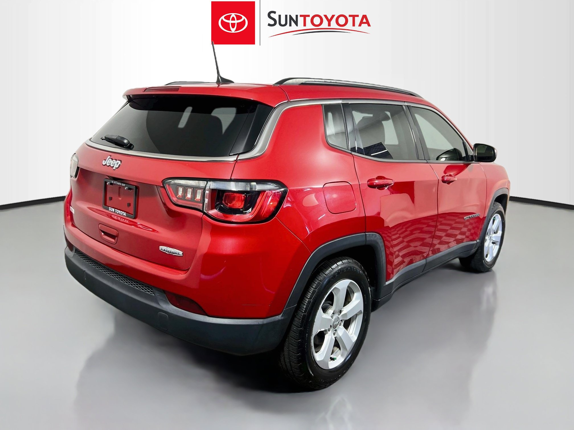 Used 2021 Jeep Compass Latitude w/ Sun and Sound Group FWD image 4