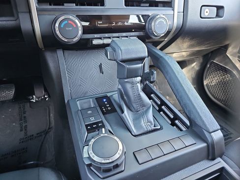 Certified 2025 Toyota Tacoma SR AWD/4WD image 15