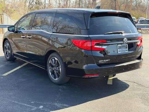 Used 2023 Honda Odyssey Elite image 8