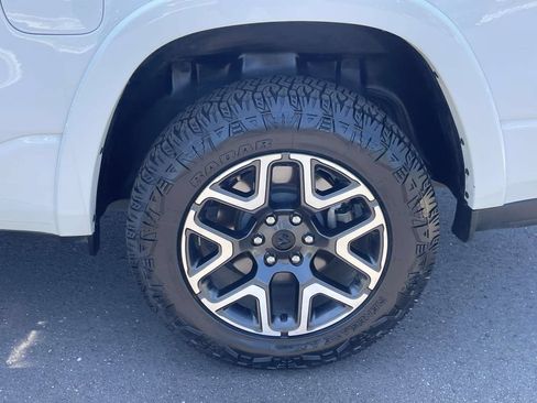 Used 2025 RAM 1500 Laramie AWD/4WD image 27