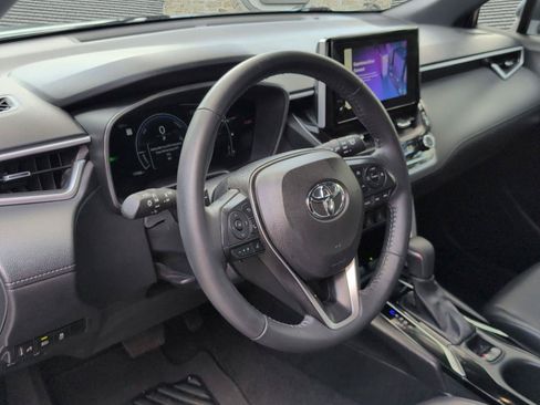 Used 2024 Toyota Corolla Cross AWD Hybrid w/ Convenience Package image 7