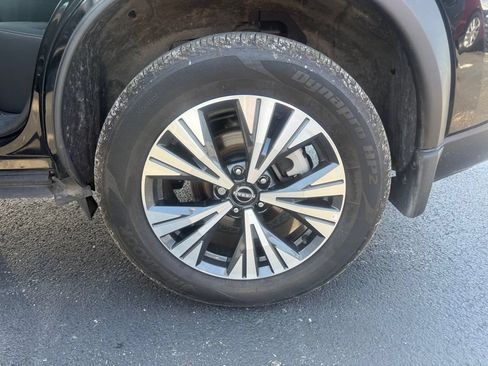 Used 2023 Nissan Rogue SV AWD/4WD image 32