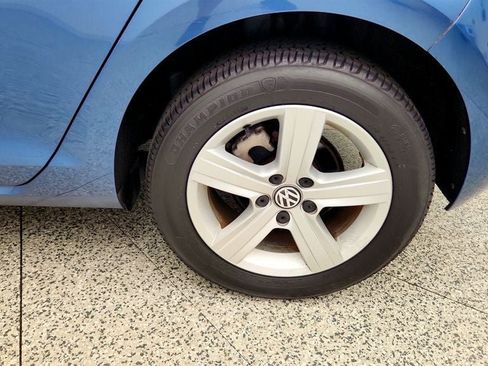 Used 2015 Volkswagen Golf TDI S FWD image 9