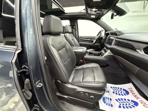 Used 2021 GMC Yukon Denali w/ Denali Premium Package image 23