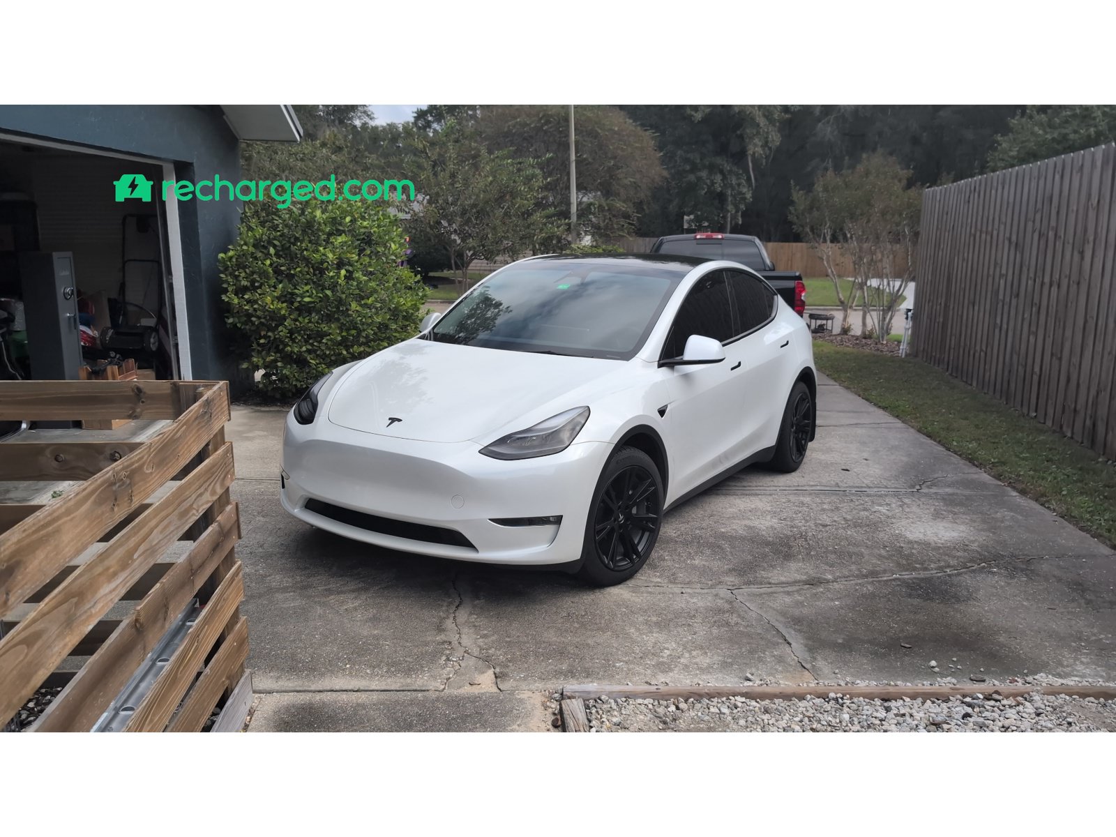 Used 2023 Tesla Model Y Long Range AWD/4WD image 1