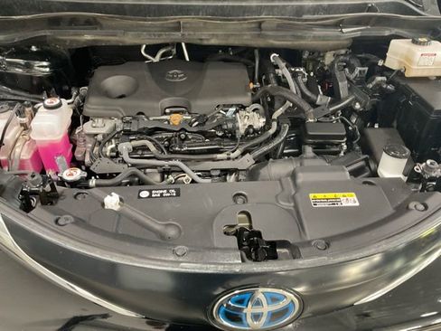 Used 2024 Toyota Sienna LE image 19