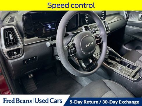 Used 2022 Kia Sorento LX image 12