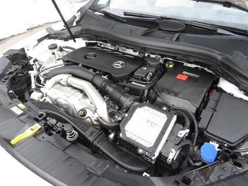 Used 2025 Mercedes-Benz GLA 250 4MATIC image 7