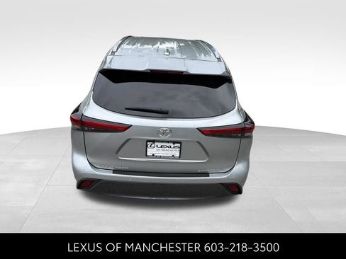 Used 2021 Toyota Highlander Limited AWD/4WD image 5