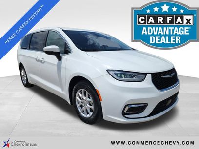 Used 2023 Chrysler Pacifica Touring-L