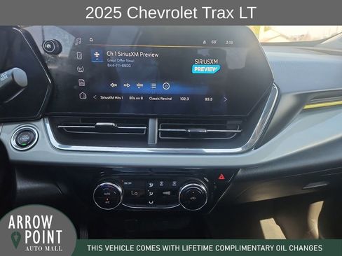 Used 2025 Chevrolet Trax LT image 25