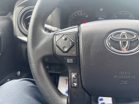 Used 2022 Toyota Tacoma SR AWD/4WD image 17